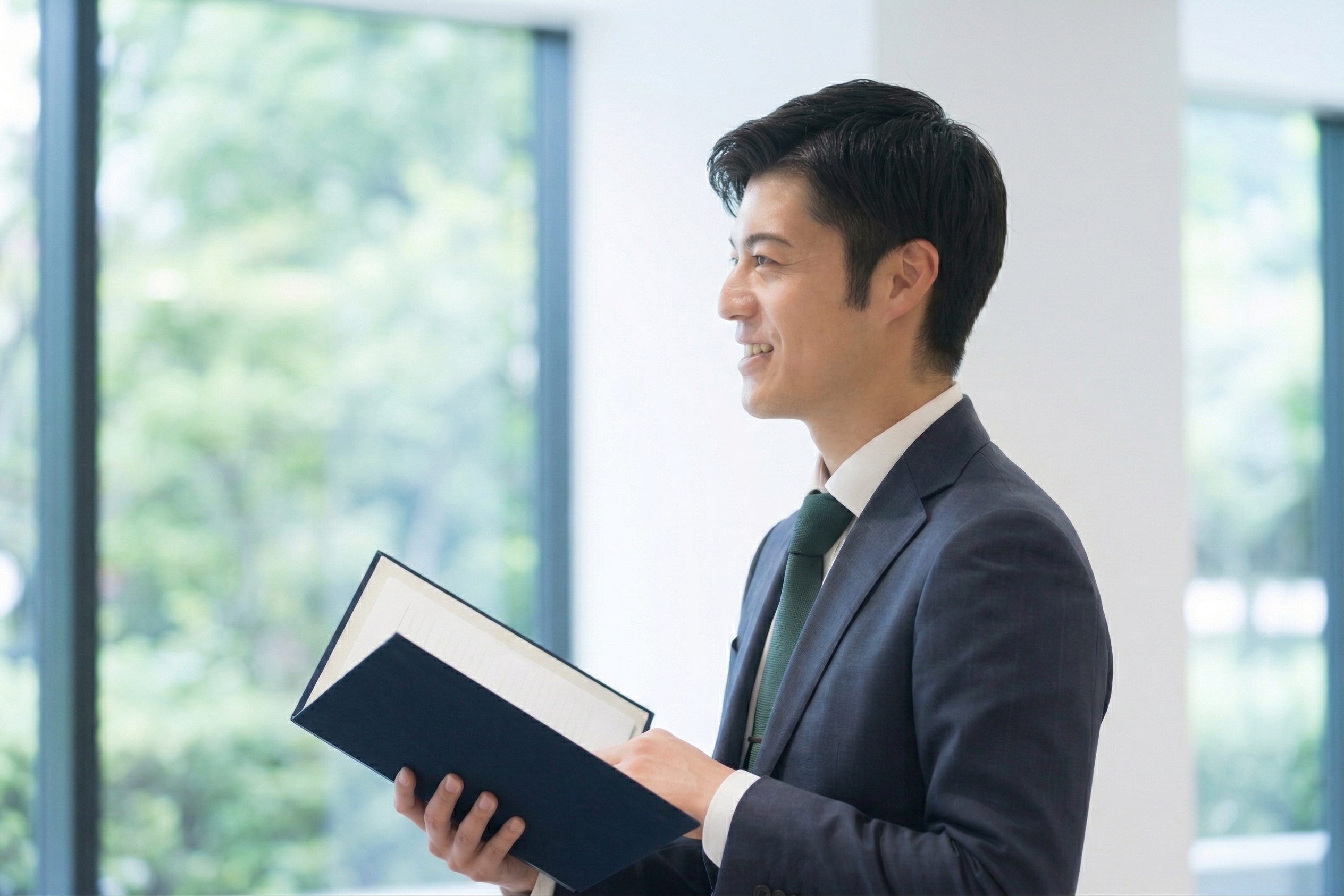 担当エージェント